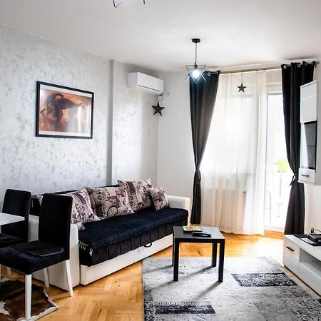 Apartman Black Star Apartamento Novi Sad Exterior foto