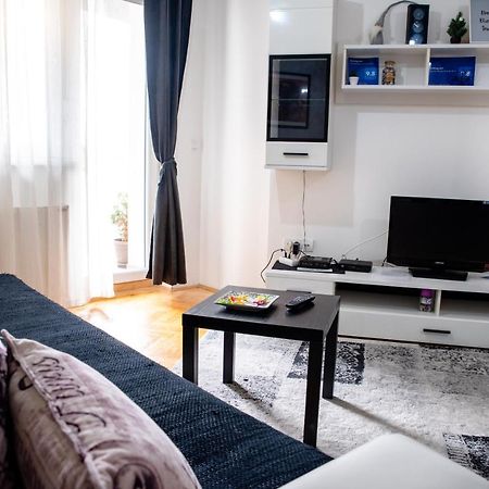 Apartman Black Star Apartamento Novi Sad Exterior foto