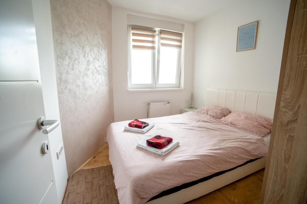 Apartman Black Star Apartamento Novi Sad Exterior foto